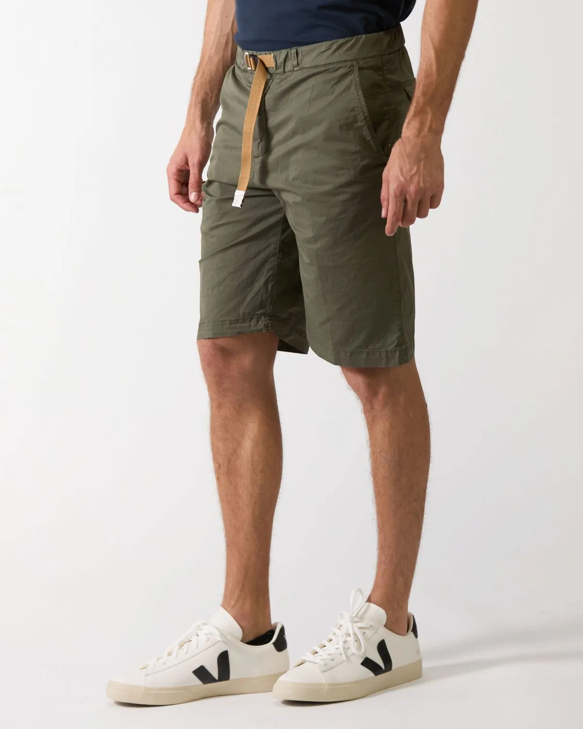 Pantaloncino elasticizzato di colore militare